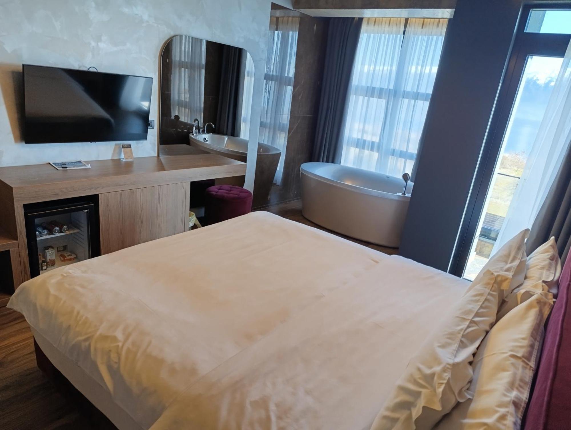 Toka Hotel Restaurant Udenisht Zewnętrze zdjęcie