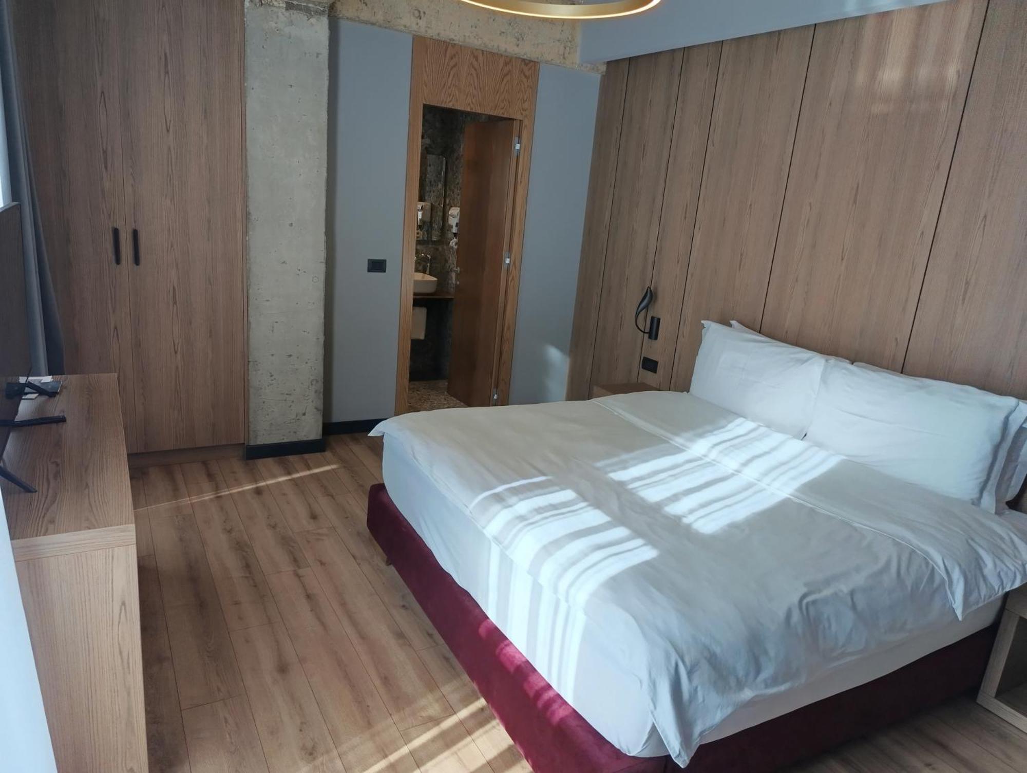 Toka Hotel Restaurant Udenisht Zewnętrze zdjęcie